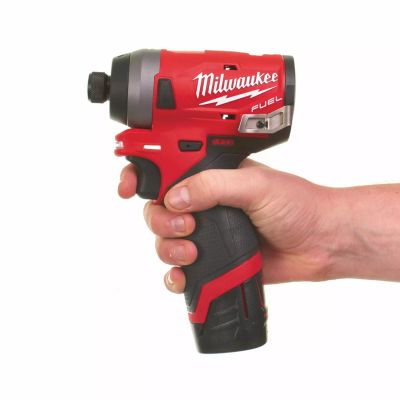 ISKEVÄ RUUVIVÄÄNNIN MILWAUKEE M12 FID-0